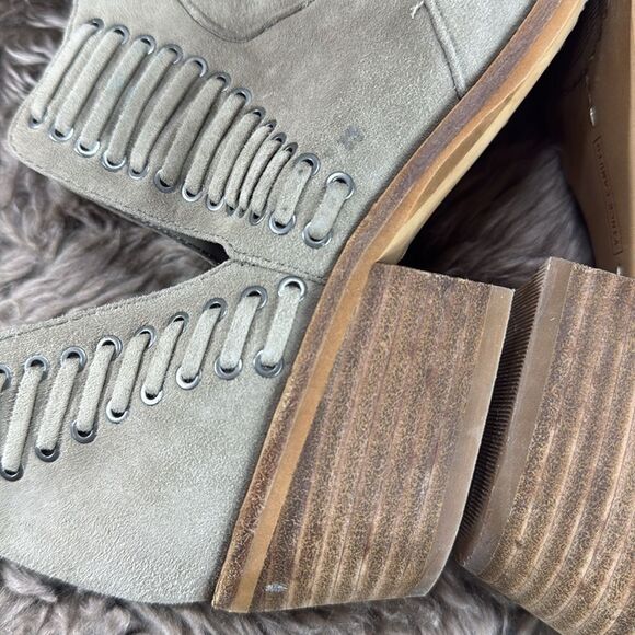 (B) Vince Camuto Pevista Women's Taupe Suede Booties Women's Size 8.5 - Picture 9 of 14